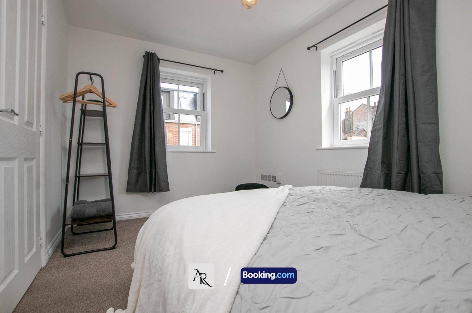 Cozy House By Ar Properties Short Lets & Serviced Accommodation Колчестер Экстерьер фото